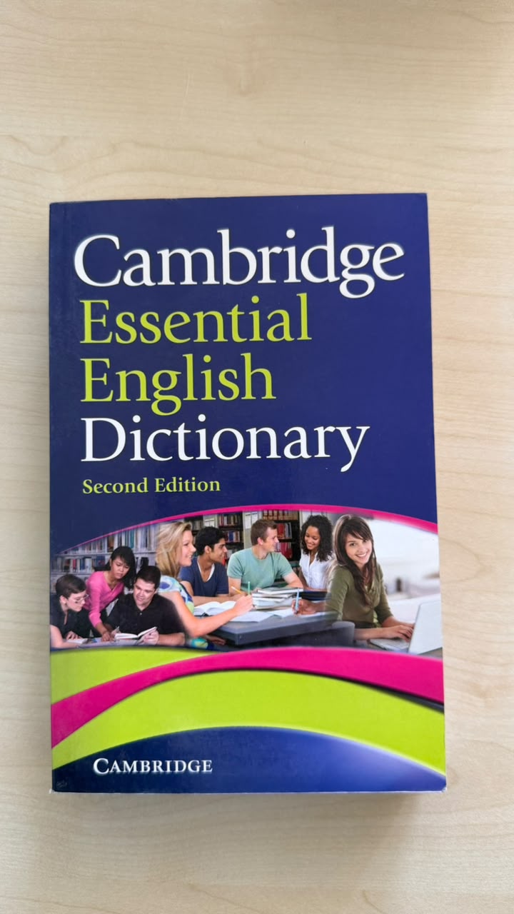 قاموس Cambridge Essential English Dictionary — الطبعة الثانية